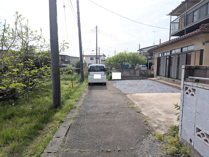 筑西市岡芹　中古戸建 現地写真（前面道路含む現地写真）