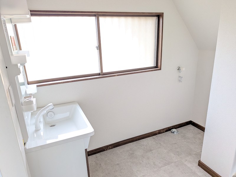 筑西市岡芹　中古戸建 内観写真（洗面台・洗面所）