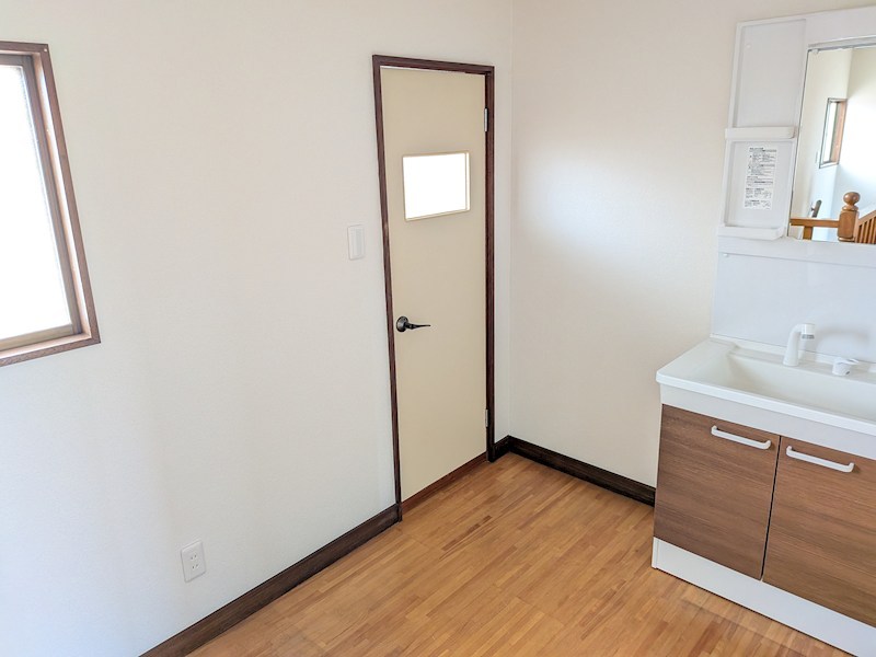 筑西市岡芹　中古戸建 内観写真（洗面台・洗面所）