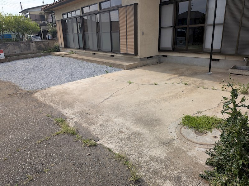 筑西市岡芹　中古戸建 現地写真（庭）