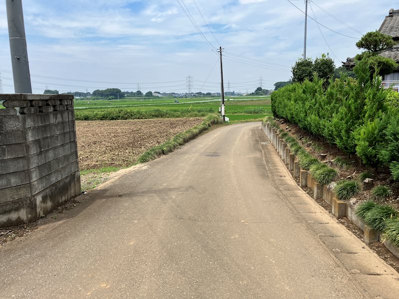 猿島郡境町一ノ谷　中古戸建 現地写真（前面道路含む現地写真）
