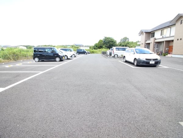 Ever Green つくば 現地写真（駐車場）