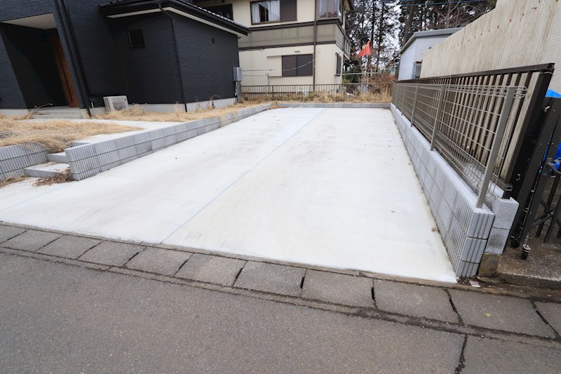つくば市高崎　中古戸建 現地写真（駐車場）