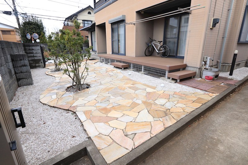 牛久市上柏田４丁目　中古戸建 現地写真（庭）
