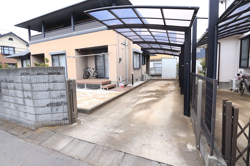 牛久市上柏田４丁目　中古戸建 現地写真（駐車場）
