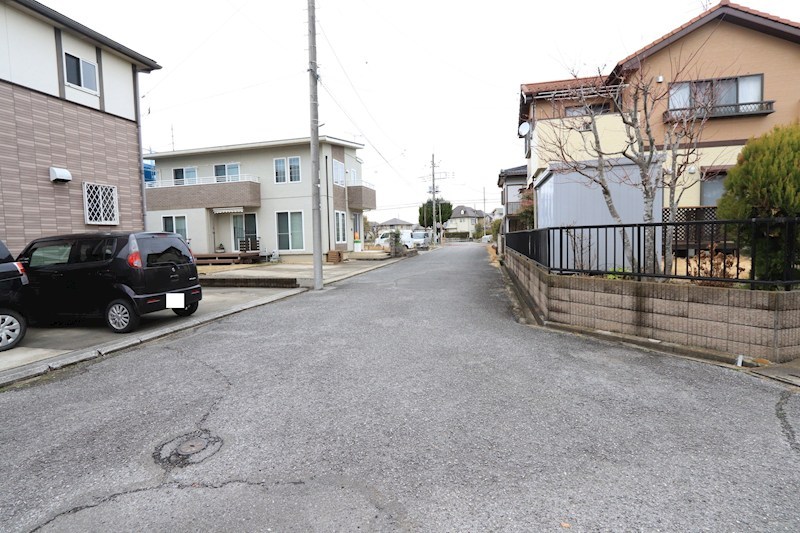 つくば市真瀬　中古戸建（オーナーチェンジ） 現地写真（前面道路含む現地写真）