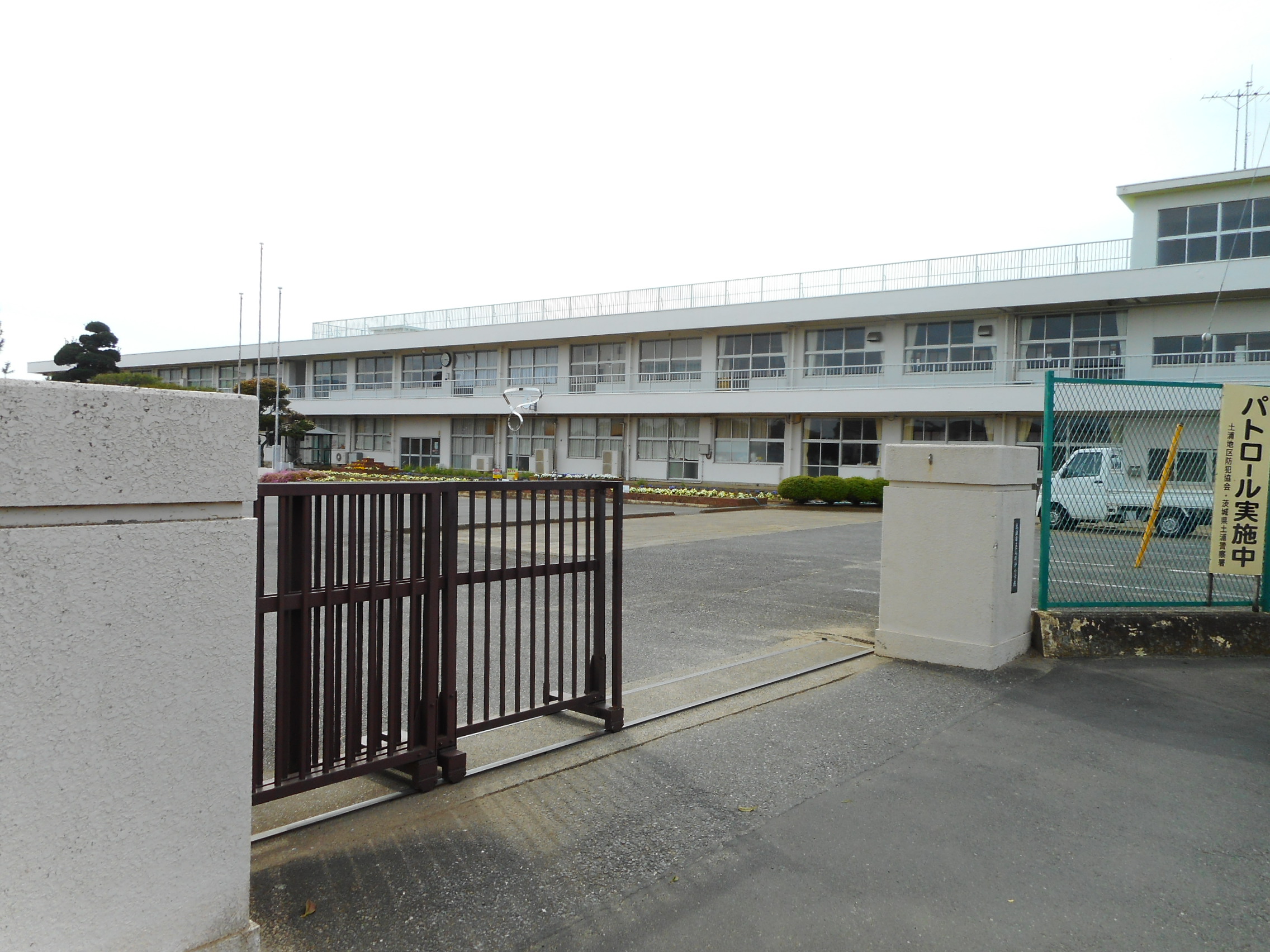 土浦市荒川沖東1丁目 土地 小学校