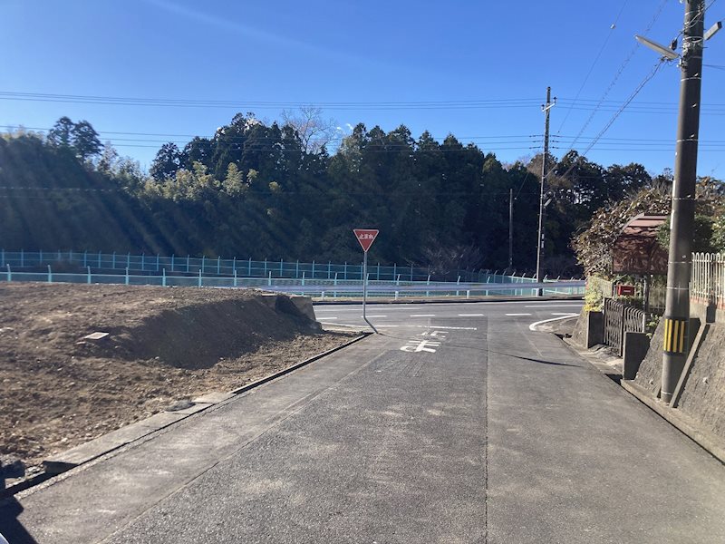 ひたちなか市中根　土地 現地写真（前面道路含む現地写真）