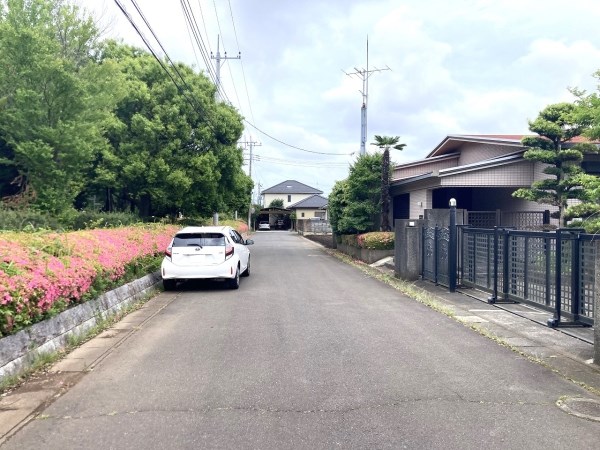 ひたちなか市中根　中古戸建 現地写真（前面道路含む現地写真）