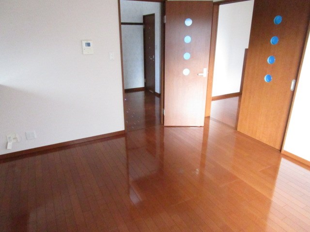 下妻市前河原　中古戸建 内観写真（リビング以外の居室）