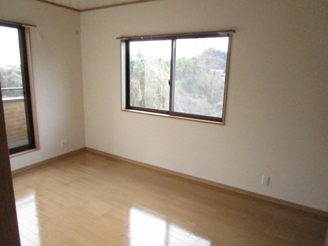 下妻市前河原　中古戸建 内観写真（リビング以外の居室）