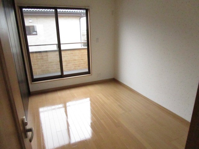 下妻市前河原　中古戸建 内観写真（リビング以外の居室）