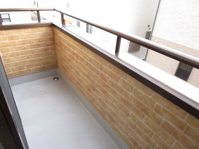 下妻市前河原　中古戸建 現地写真（バルコニー）