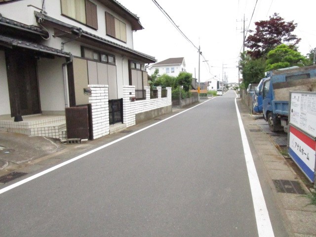 土浦市右籾　中古戸建 現地写真（前面道路含む現地写真）