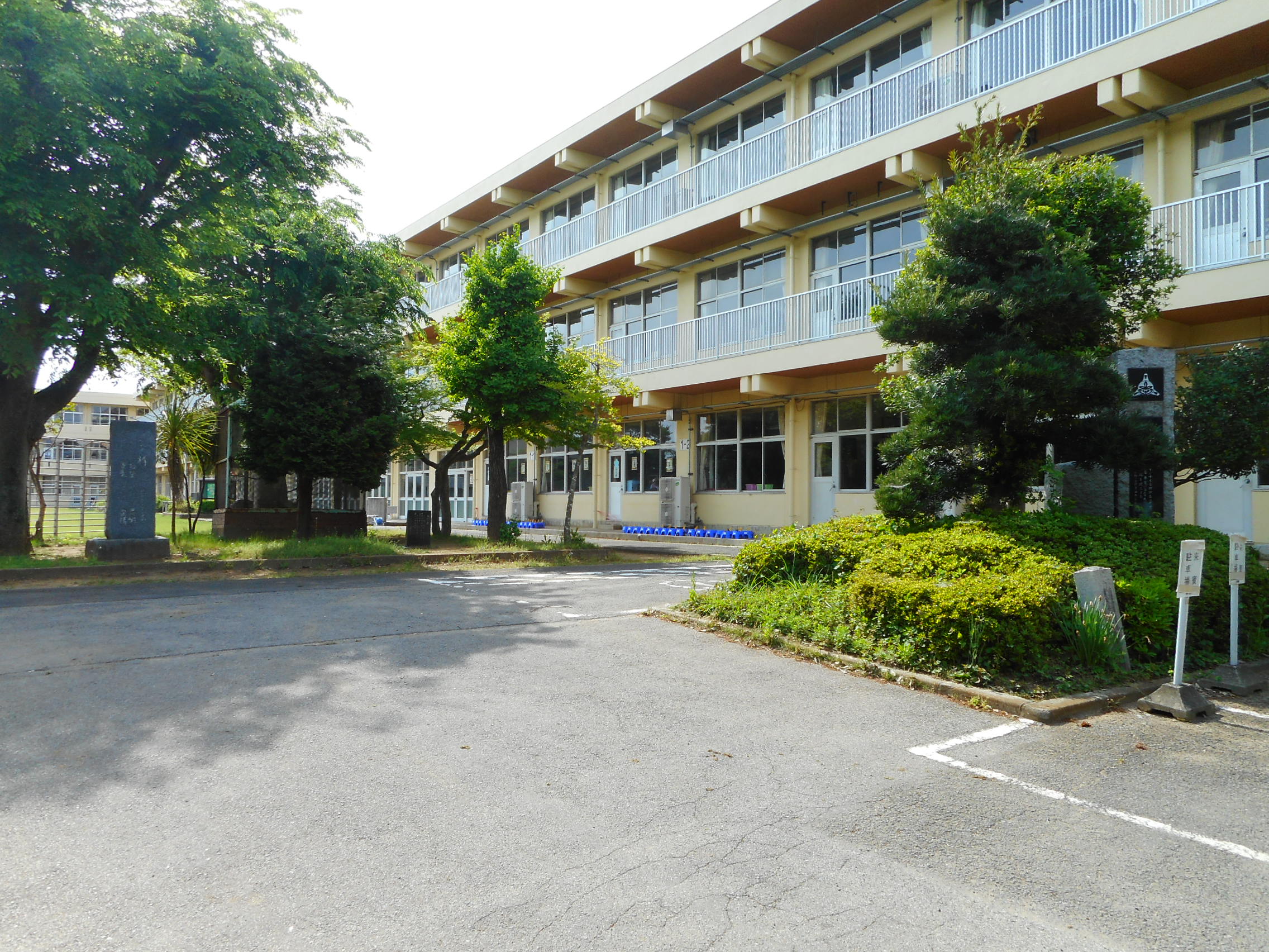 土浦市右籾　中古戸建 小学校