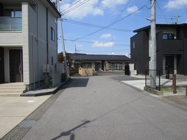 古河市上辺見　中古戸建 現地写真（前面道路含む現地写真）