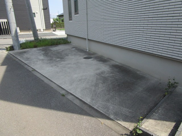 古河市上辺見　中古戸建 現地写真（駐車場）