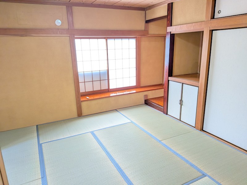 牛久市岡見町　中古戸建 内観写真（リビング以外の居室）