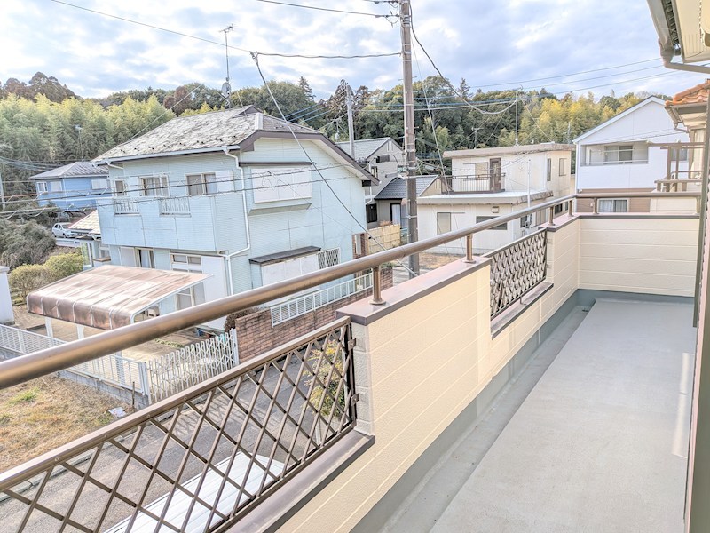 牛久市岡見町　中古戸建 現地写真（バルコニー）