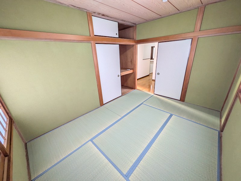 牛久市岡見町　中古戸建 内観写真（リビング以外の居室）