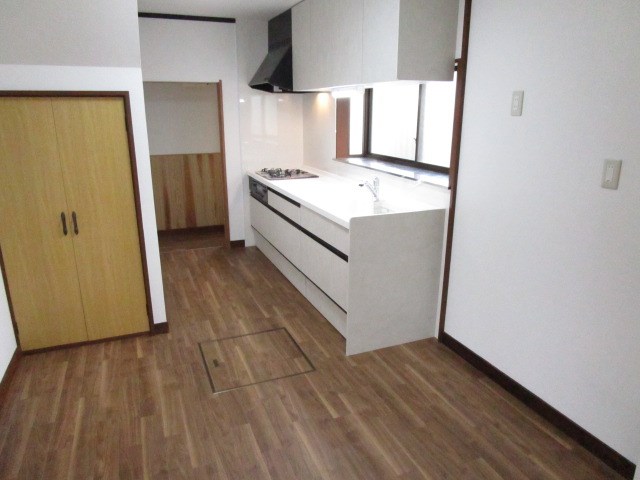 石岡市若松３丁目　中古戸建 内観写真（キッチン）
