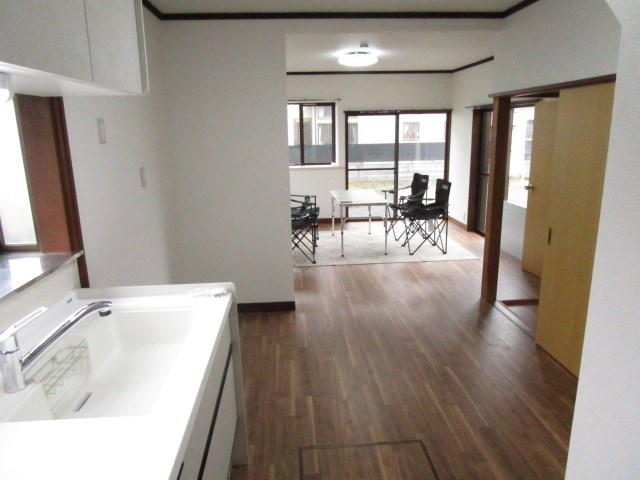 石岡市若松３丁目　中古戸建 内観写真（キッチン）