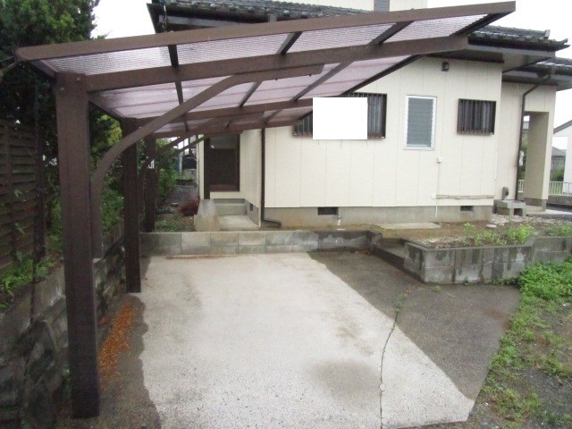 石岡市若松３丁目　中古戸建 現地写真（駐車場）