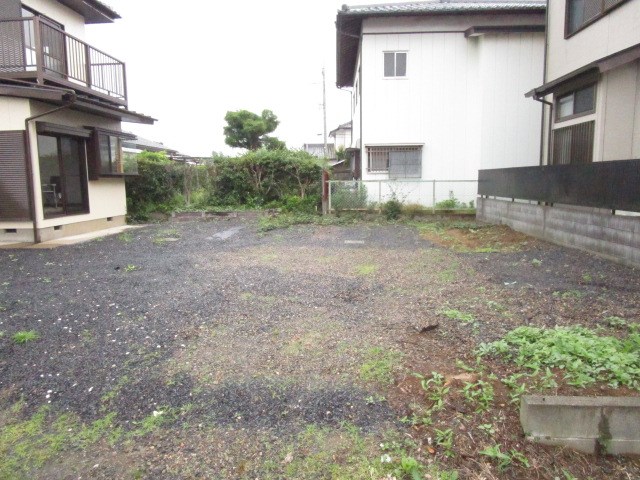 石岡市若松３丁目　中古戸建 現地写真（庭）