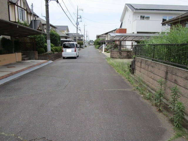 つくば市東光台２丁目　中古戸建 現地写真（前面道路含む現地写真）