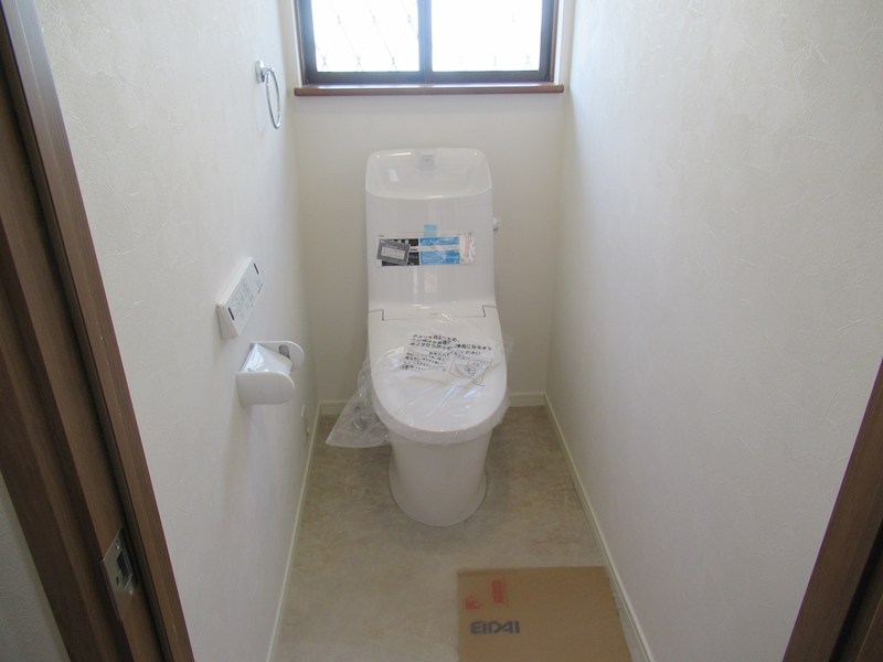 つくば市東光台２丁目　中古戸建 内観写真（トイレ）