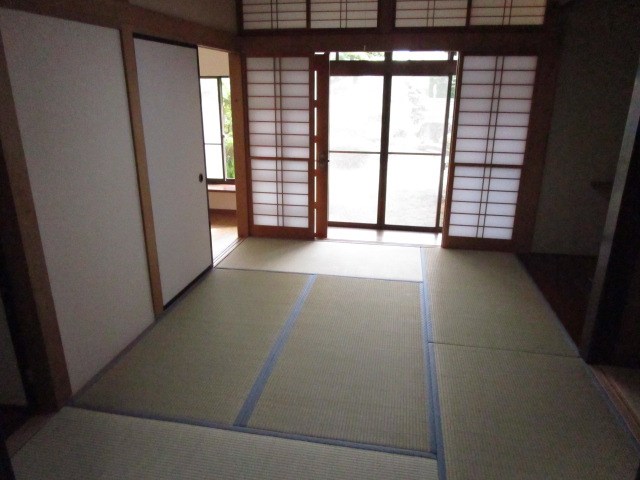 筑西市乙　中古戸建 内観写真（リビング以外の居室）