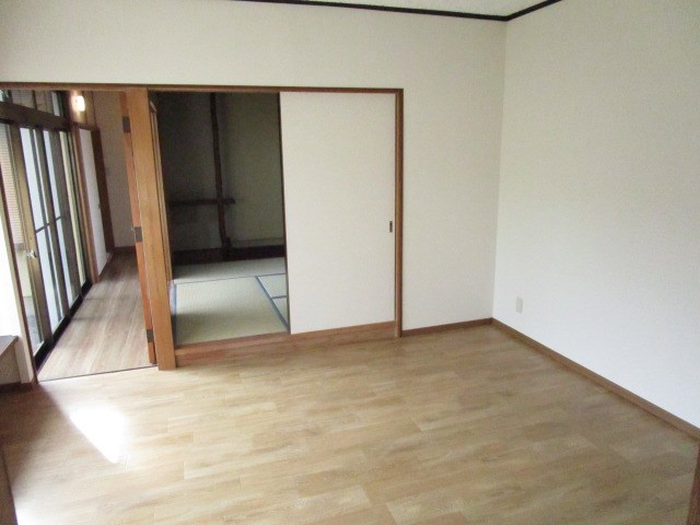筑西市乙　中古戸建 内観写真（リビング以外の居室）