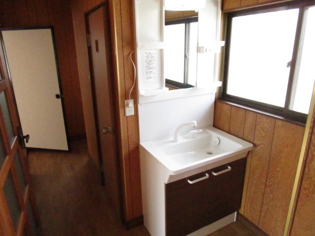 筑西市乙　中古戸建 内観写真（洗面台・洗面所）