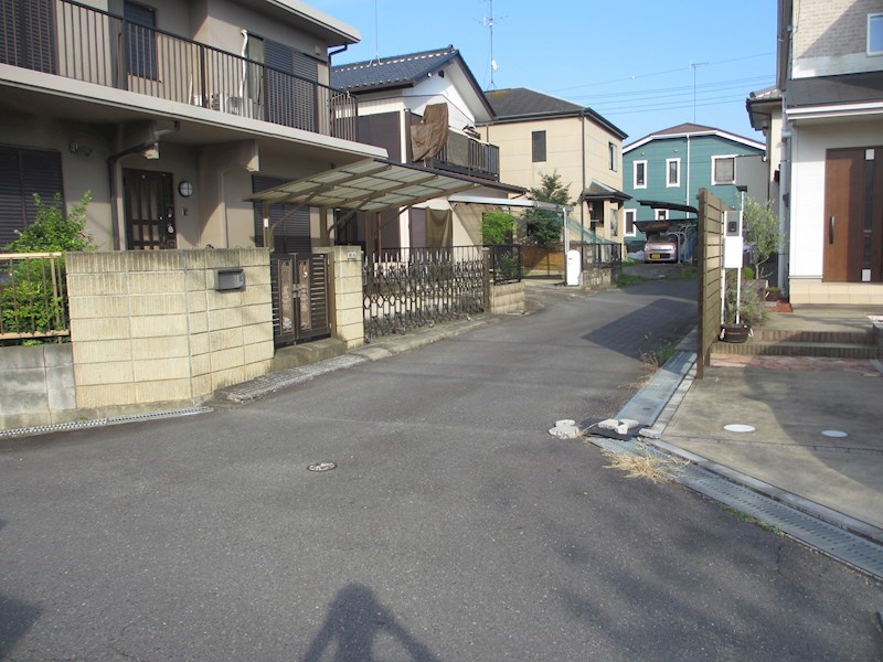 土浦市北荒川沖町　中古戸建 現地写真（前面道路含む現地写真）