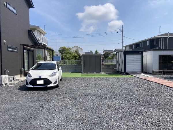 ひたちなか市足崎　中古戸建 現地写真（駐車場）