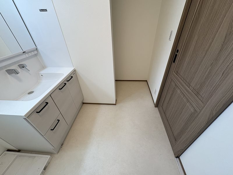 牛久市神谷1丁目　中古戸建 内観写真（洗面台・洗面所）
