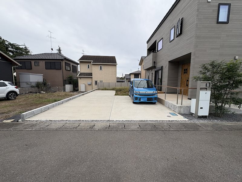 牛久市神谷1丁目　中古戸建 現地写真