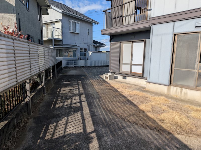 石岡市南台１丁目　中古戸建 現地写真（庭）