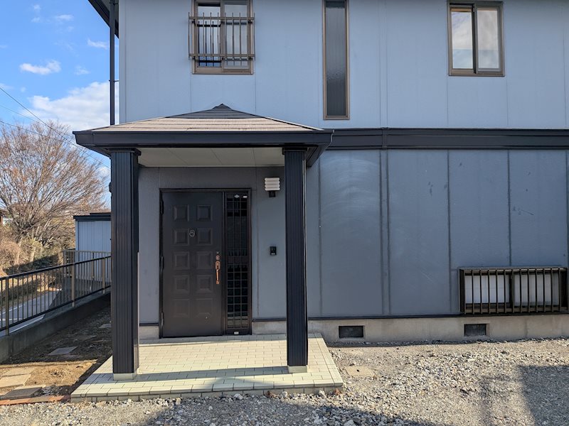 石岡市南台１丁目　中古戸建 現地写真（玄関）