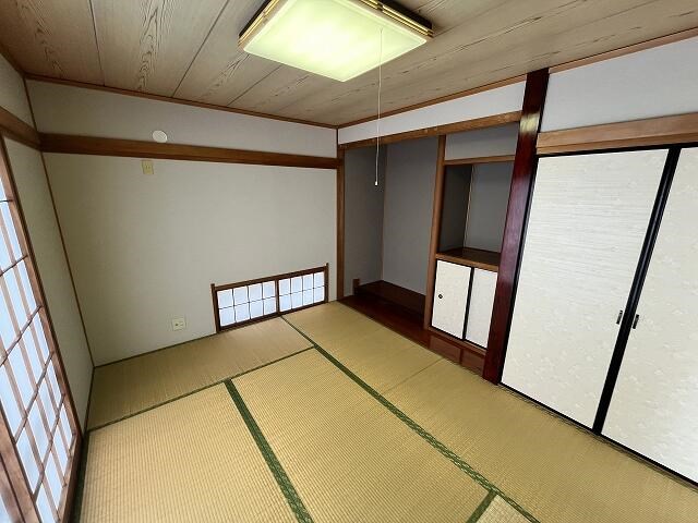 石岡市南台１丁目　中古戸建 内観写真（子供部屋）
