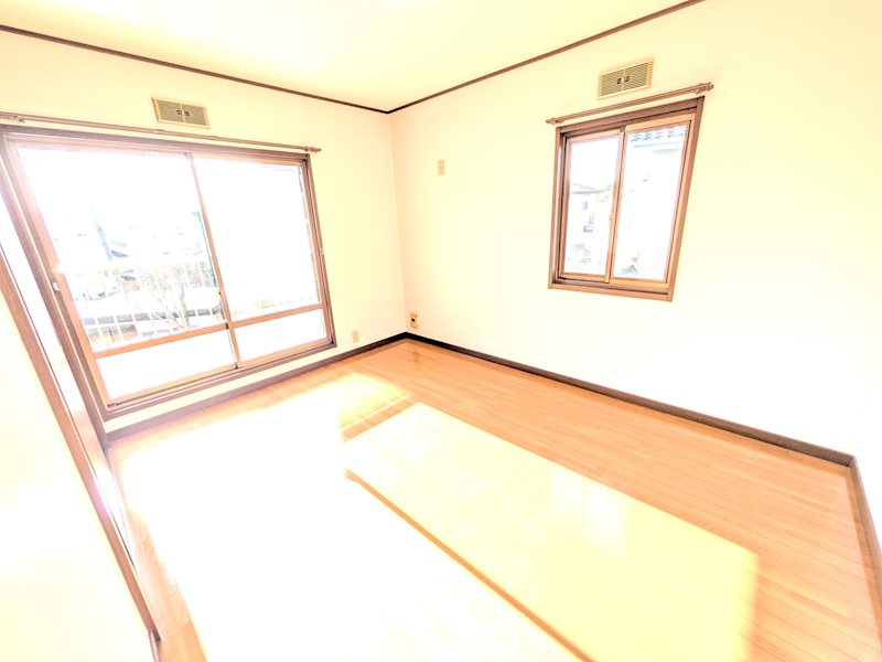 石岡市南台１丁目　中古戸建 内観写真（子供部屋）