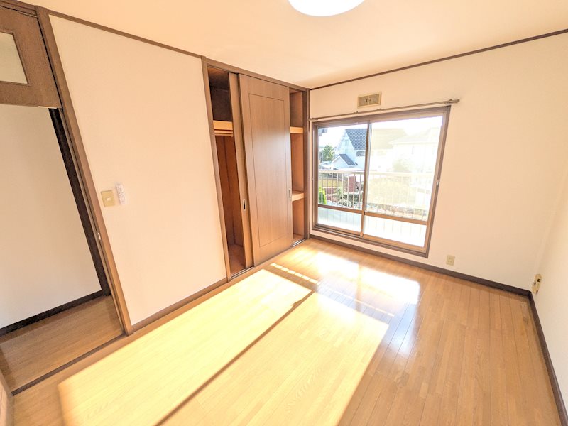 石岡市南台１丁目　中古戸建 内観写真（子供部屋）