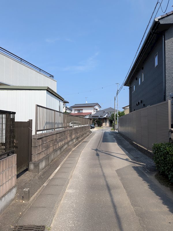 石岡市若松2丁目　中古戸建 現地写真（前面道路含む現地写真）