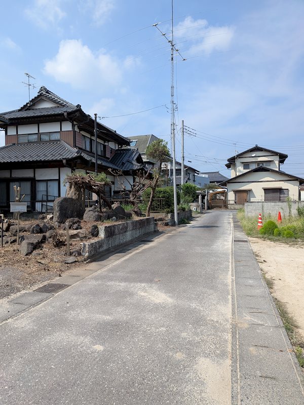 石岡市若松2丁目　中古戸建 現地写真（前面道路含む現地写真）