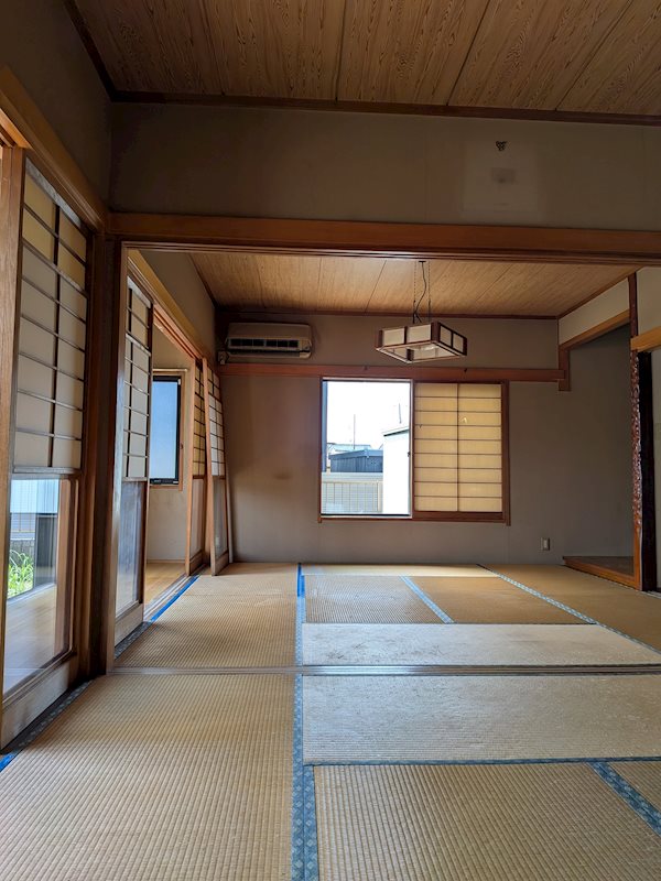 石岡市若松2丁目　中古戸建 内観写真（リビング以外の居室）