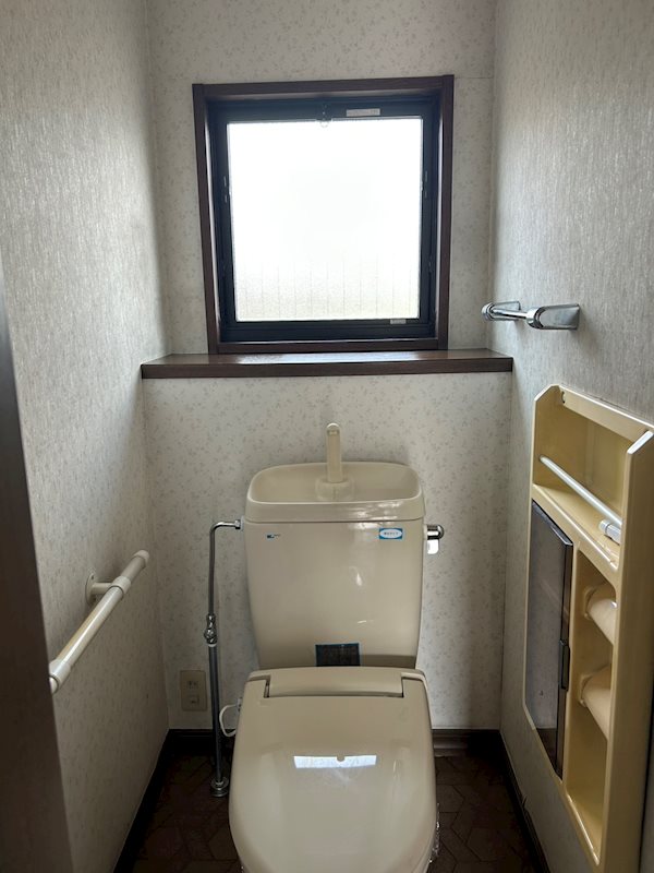 石岡市若松2丁目　中古戸建 内観写真（トイレ）
