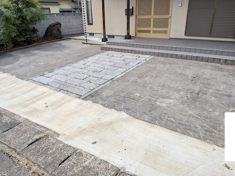 土浦市藤沢　中古戸建 現地写真（駐車場）