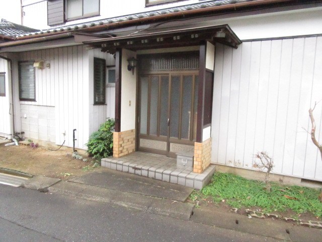 土浦市乙戸　中古戸建 現地写真（玄関）