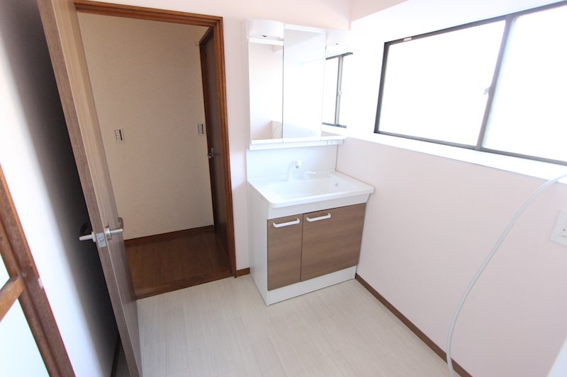 阿見町青宿　中古戸建 内観写真（洗面台・洗面所）