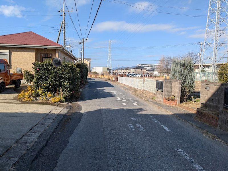 土浦市神立中央２丁目　中古戸建 現地写真（前面道路含む現地写真）